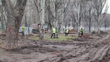 Денис Пушилин: Благоустройство сквера «Металлург» в Ленинском районе Донецка завершим к осени