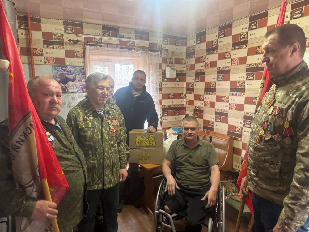 Дмитрий Огилец: Сегодня, 05.04.2025 года, инициативная группа Харцызской городской организации «РСВА и СВО» оказали адресную помощь участнику СВО, который после длительного пребывания в плену лишился нижней конечности