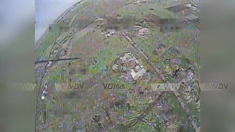 Дроны-камикадзе «Молния» залетели в гости в места размещения пехотинцев и операторов БПЛА ВСУ в н.п. Богатырь на Кураховском направлении