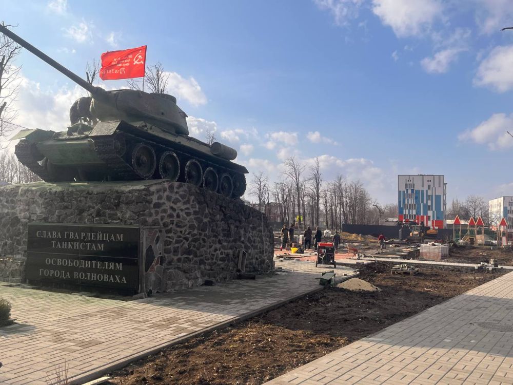 В Волновахе в сквере Освободителей установят 14 монументов героям ВОВ