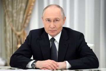 Президент России Путин подарил щенка Тео девятилетней Насте из Артемовска