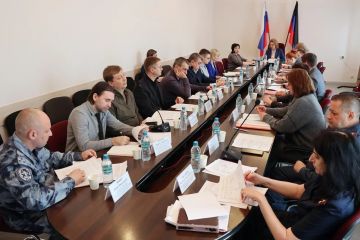 Лариса Толстыкина: Сегодня состоялось заседание Республиканской межведомственной комиссии по делам несовершеннолетних и защите их прав в ДНР