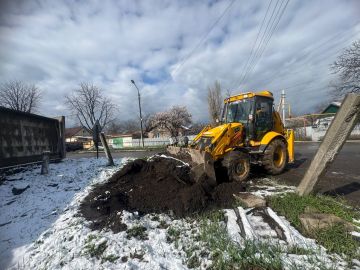 В Ждановке продолжается благоустройство улиц и общественных пространств