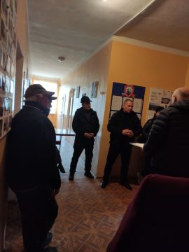 Сергей Желновач: 08.04.2025г. в пгт Луганское прошла встреча жителей поселка с представителями ГУП ДНР "ДОНСНАБКОМПЛЕКТ"