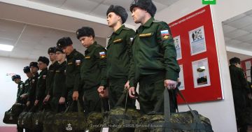 Госдума приняла поправку об освобождении воевавших добровольцев от призыва