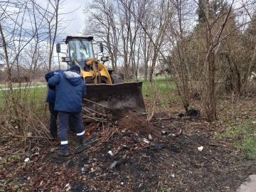 В Кировском внутригородском районе продолжаются работы в рамках двухмесячника по благоустройству
