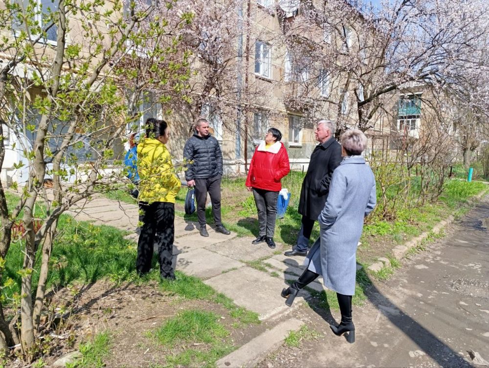 Заместитель председателя Шахтерского муниципального совета ответил на вопросы жителей Ждановки