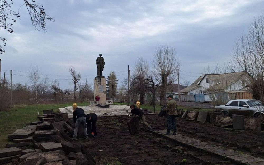 Врио председателя Правительства Андрей Чертков рассказал о восстановлении мемориалов, посвященных героям ВОВ