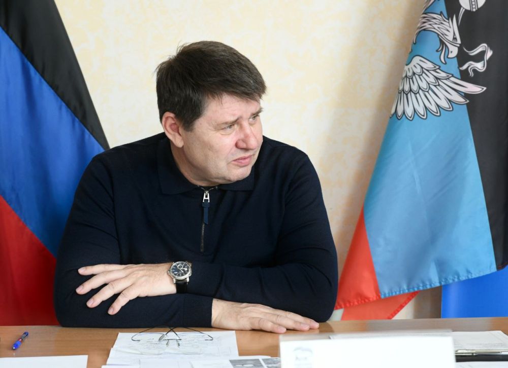 Владислав Ключаров: Необходимость ремонта лифта и кровли, прочистки канализации, разрушение люка водопроводного колодца и мусор после проведения ремонтных работ на теплосетях — с этими и другими вопросами жители обратились...