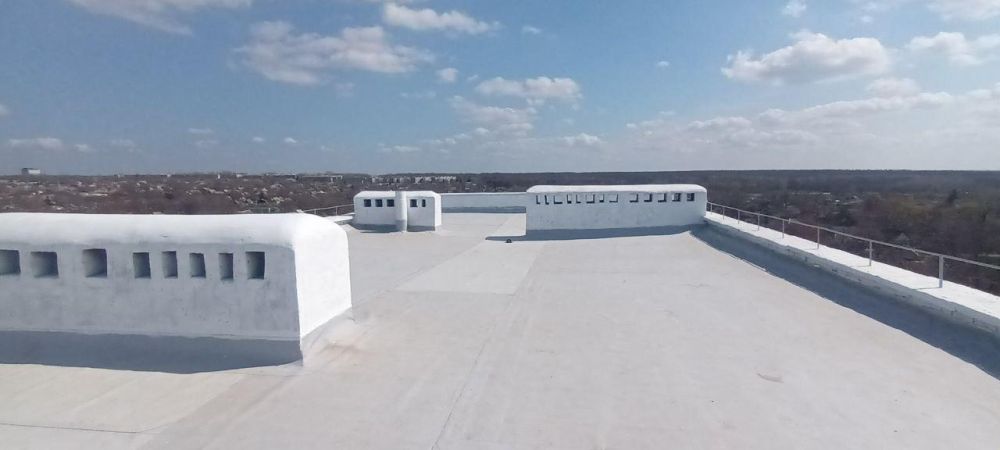 Игорь Лызов: Бригада из ЕАО завершила ремонт крыши дома в Амвросиевке