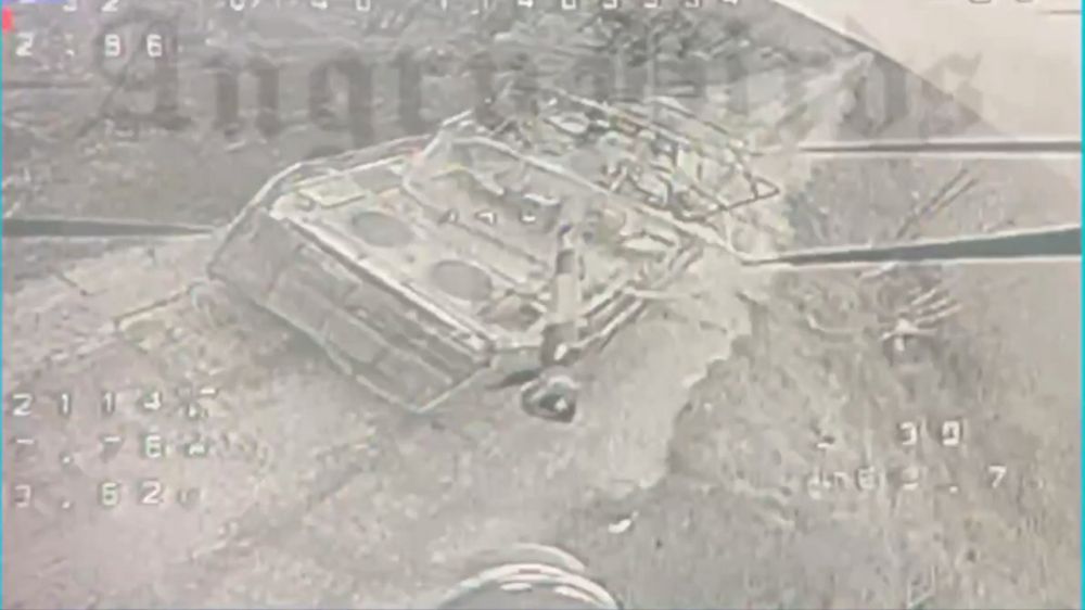 Французская бронемашина AMX-10RC ВСУ попала под удар FPV-дрона