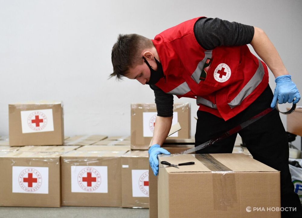 Активисты из Ливана привезли гуманитарную помощь в Курахово