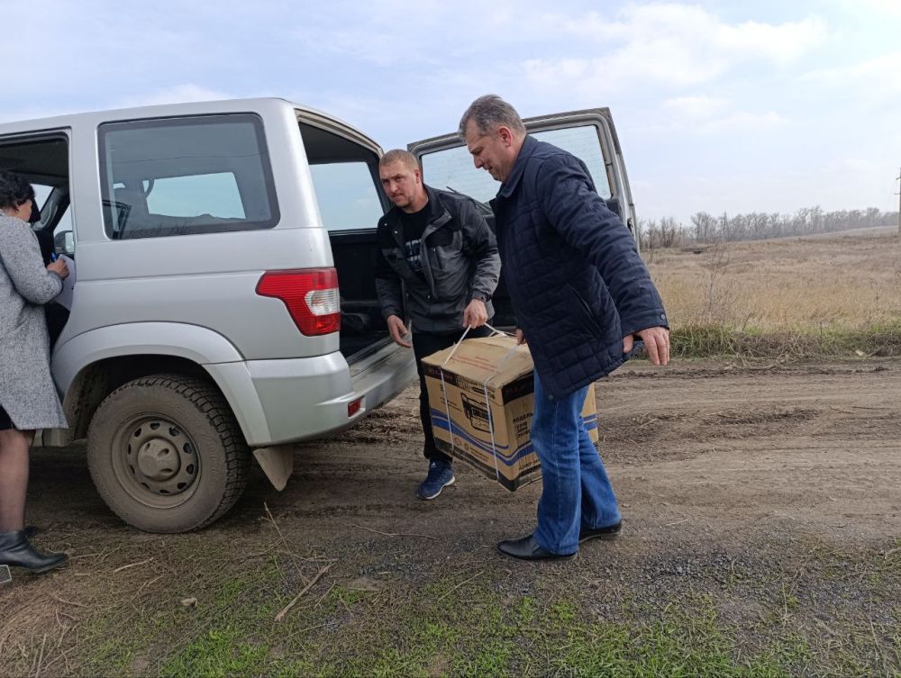 Константин Зинченко: Передали генераторы жителям села Егоровка