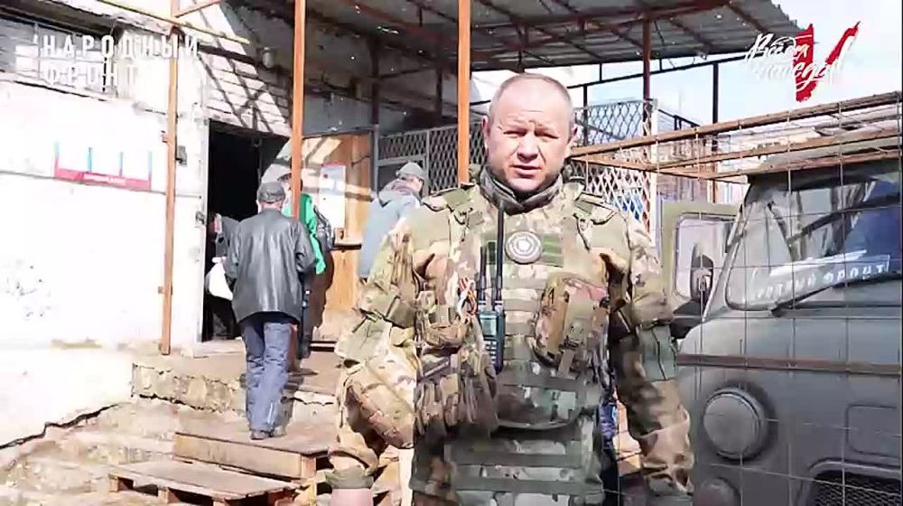 Народный фронт передал гуманитарную помощь в Курахово