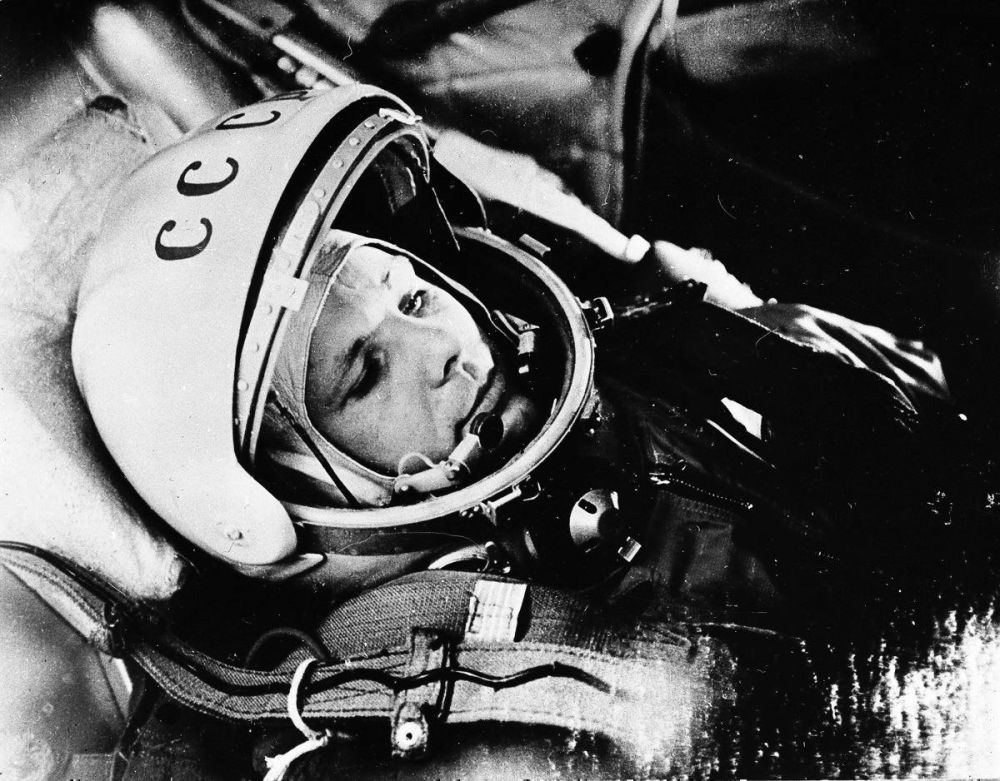 12 ������ 1961 ���� ��������� ������������ ������ ����� �������� � ������