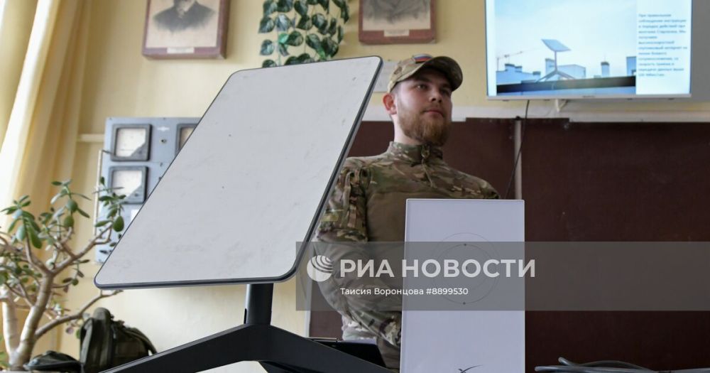Кирилл Макаров: Участники СВО учат школьников ДНР перепрошивать Старлинки