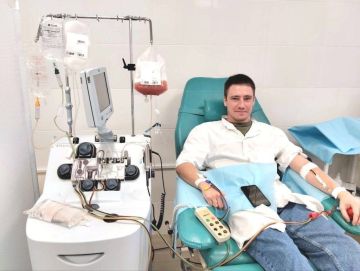 #ЛицаМЧС. Пожарный из Ульяновской области стал первым донором костного мозга Алексей Тихонов служит в Димитровградской пожарно-спасательной части №5 регионального МЧС России