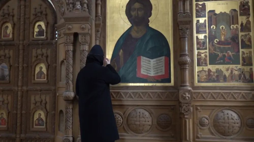 Русский монастырь 2,5 года стоял под огнём. Сначала верили, что промахнулись. Но в ход пошли танки