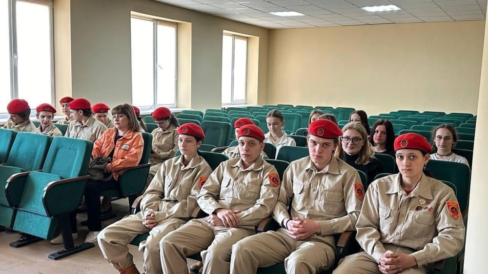 Представители университета Магаданской области встретились с активистами Ждановки