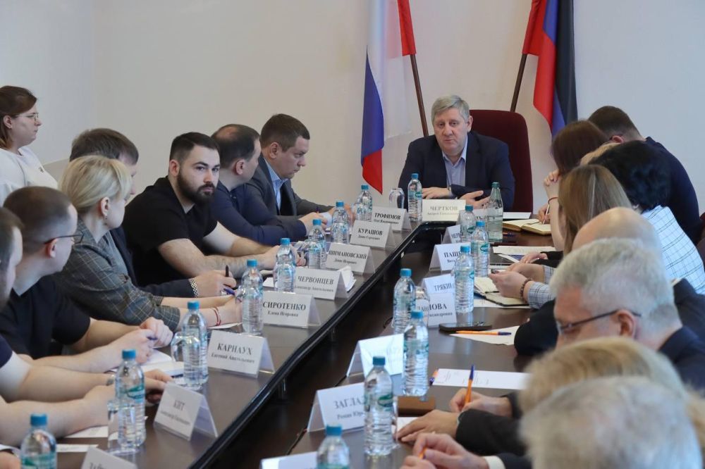 Врио Председателя Правительства Андрей Чертков провел рабочее совещание с министерствами и вузами