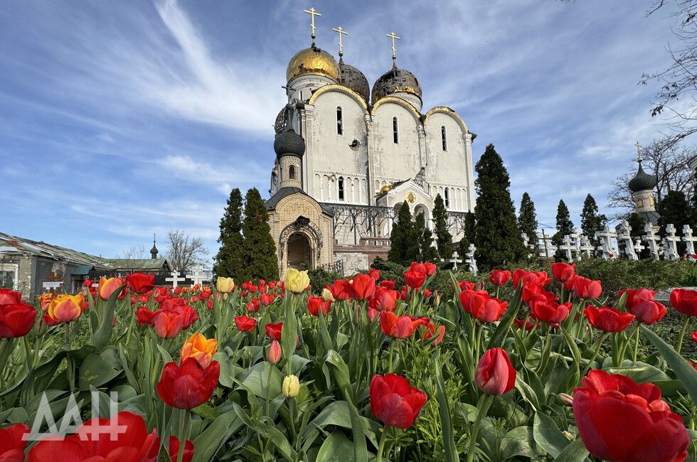 ФОТО: Светлое Христово Воскресение отметили в Никольском монастыре под Угледаром