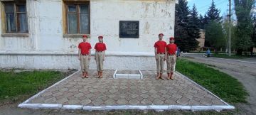 Юнармейцы ВПК «Отвага» в преддверии 80-летия Великой Победы приняли участие в акции "Чистый обелиск"