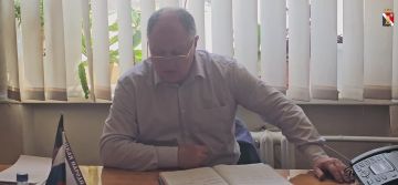 Игорь Мартынов: Личный приём граждан. 23 апреля в администрации городского округа Енакиево состоялся личный прием граждан заместителя главы администрации муниципального образования городского округа Енакиево Сергея Божика