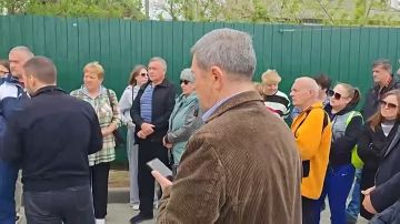Михаил Желтяков: Вместе с Главой ДНР Денисом Пушилиным посетили Володарский муниципальный округ и осмотрели ряд социальных объектов