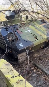 Брошенный БТР M113G4DK (М113) ВСУ 3 ошбр "Навоз" недалеко от КПВВ "Майорск" Донецкой области (Торецкое направление)