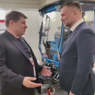 Владислав Ключаров: Сегодня на площадке Всероссийского муниципального форума «МАЛАЯ РОДИНА — СИЛА РОССИИ» обмениваемся опытом благоустройства городских парков и общественных пространств