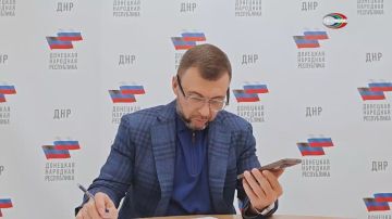 Обсудили проблемы Зугрэса. Во время недавней рабочей поездки Дениса Пушилина в Зугрэс горожане задали ему немало вопросов, которые вполне могут быть решены на местном уровне