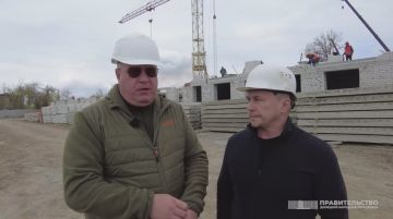 Дмитрий Бердников: С заместителем министра строительства и ЖКХ России Валерием Владимировичем Леоновым осмотрели ряд объектов восстановления на Левобережье Мариуполя