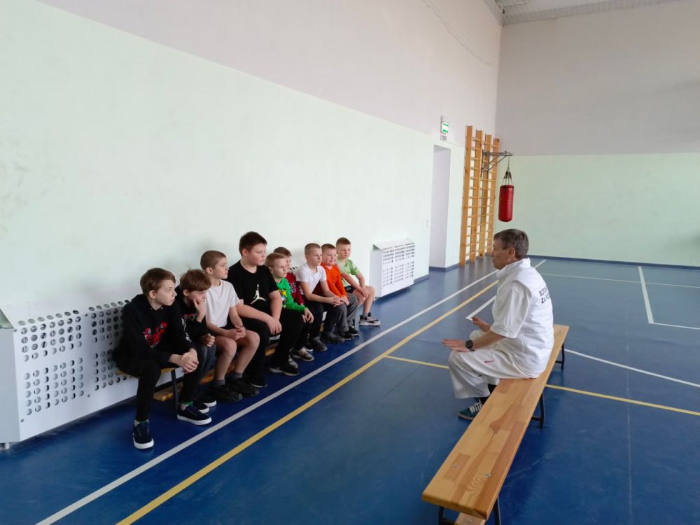 23.04.2025     .,   -   ,                   :...