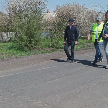 На автомобильной дороге Доля-Еленовка приступили к укладке асфальтобетонной смеси