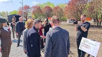 Денис Пушилин: Проверил ход работ на Аллее Победы в Горняцком районе Макеевки