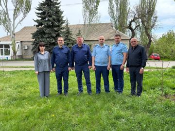 По поручению Главы Донецкой Народной Республики – Дениса Владимировича Пушилина, в Мангушском муниципальном округе продолжается двухмесячник по благоустройству и озеленению «Зелёный Донбасс»