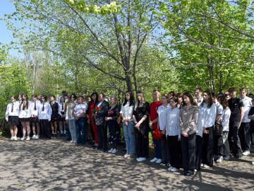 В Кировском состоялась памятная церемония возложения цветов