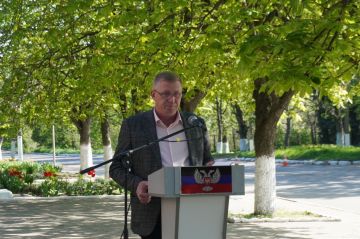 Сергей Юзвинкевич: Сегодня, в преддверии Международного дня памяти о чернобыльской катастрофе вместе с представителями трудовых коллективов возложил цветы к памятному знаку, установленному в память о жертвах трагедии на...