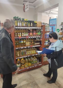 В Киевском районе совместно с представителями Управы прошел плановый рейд Народного контроля по мониторингу цен, условиям хранения товара и наличию товара с истекшим сроком хранения в магазинах торговых сетей «ТРАМВАЙ» по...