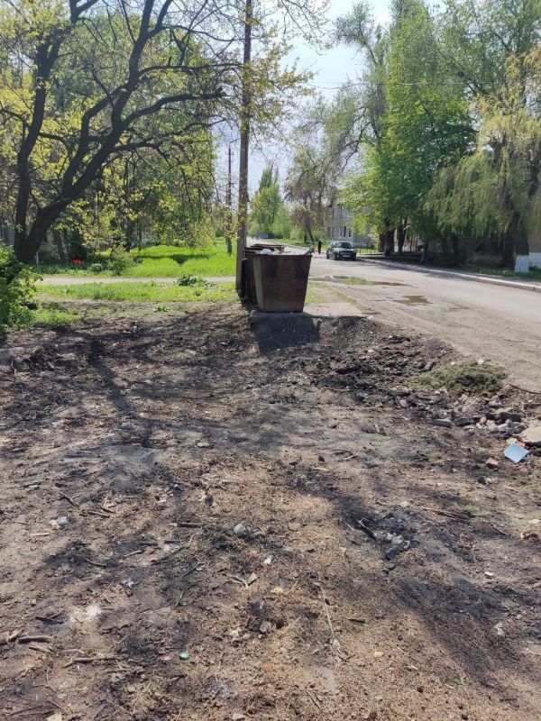 О ситуации с уборкой мусора в городе Ждановка