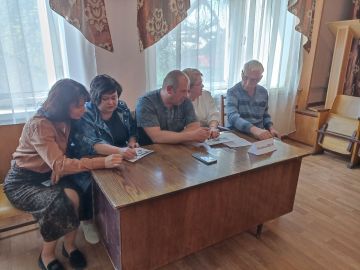 24 апреля в рамках Всемирного дня и Недели охраны труда профком Дебальцевской дистанции сигнализации и связи Донецкого филиала ФГУП "ЖДН"организовал проведение брейн-ринга между командами связистов и энергетиков...