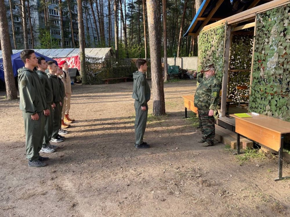 Продолжаем следить за пребыванием юнармейцев местного отделения г. Комсомольское ВПК «Авангард» в г. Раменское Московской области на Межрегиональных Суворовских военно-патриотических сборах