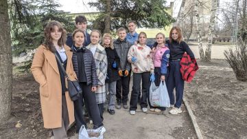 В Кировском внутригородском районе продолжаются работы в рамках двухмесячника по благоустройству