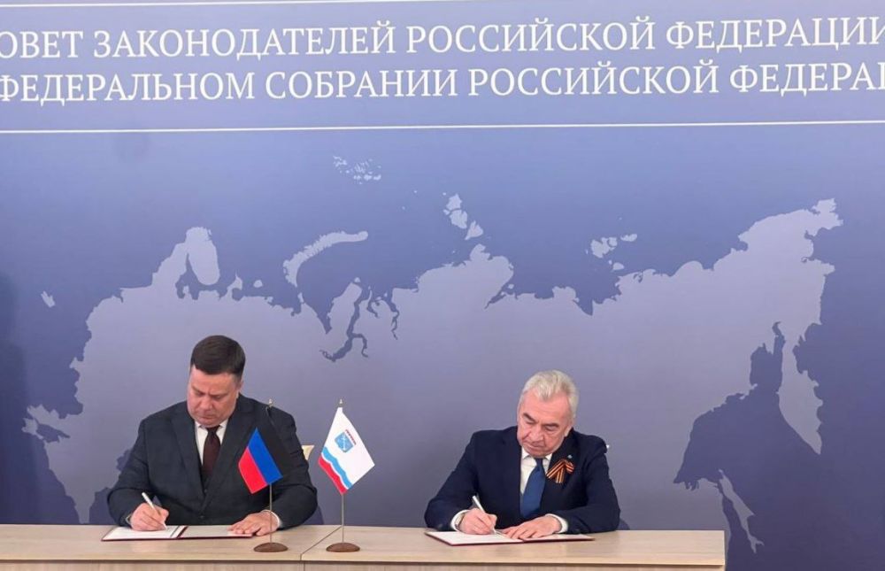 Константин Кузьмин подписал соглашение о сотрудничестве с Председателем Законодательного собрания Ленинградской области Сергеем Бебениным