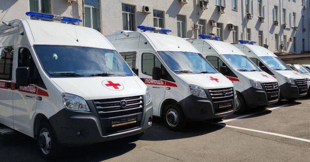 Константин Кузьмин: Поздравляю работников скорой медицинской помощи с профессиональным праздником!