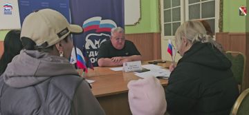 Игорь Мартынов: Сегодня провел личный прием граждан в общественной приемной Енакиевского местного отделения Партии "Единая Россия"