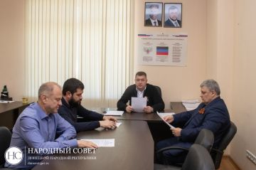 На заседании #Комитет_по_природопользованию_экологии_недрам_и_природным_ресурсам депутаты обсудили проект закона «Об охране зеленых насаждений в населенных пунктах Донецкой Народной Республики», а также установление...