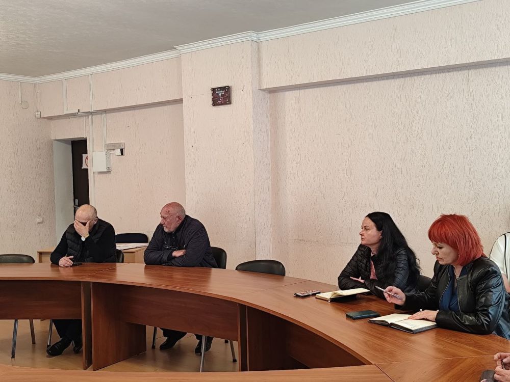 В Ждановке представители органов местной власти обсудили текущие вопросы жизнедеятельности города