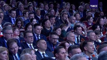 День Победы для всей России и для других постсоветских стран является святым праздником, заявил Владимир Путин