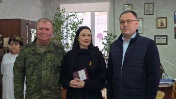 Иван Приходько: Во время нахождения в Горловке Губернатор Кузбасса Илья Владимирович Середюк посетил одну из больниц города, осмотрев одно из помещений, в котором был произведен капитальный ремонт по инициативе и при...